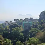 Casa Cecilia, Napoli